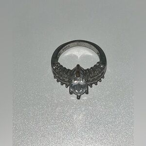 Size 7 silver ring.